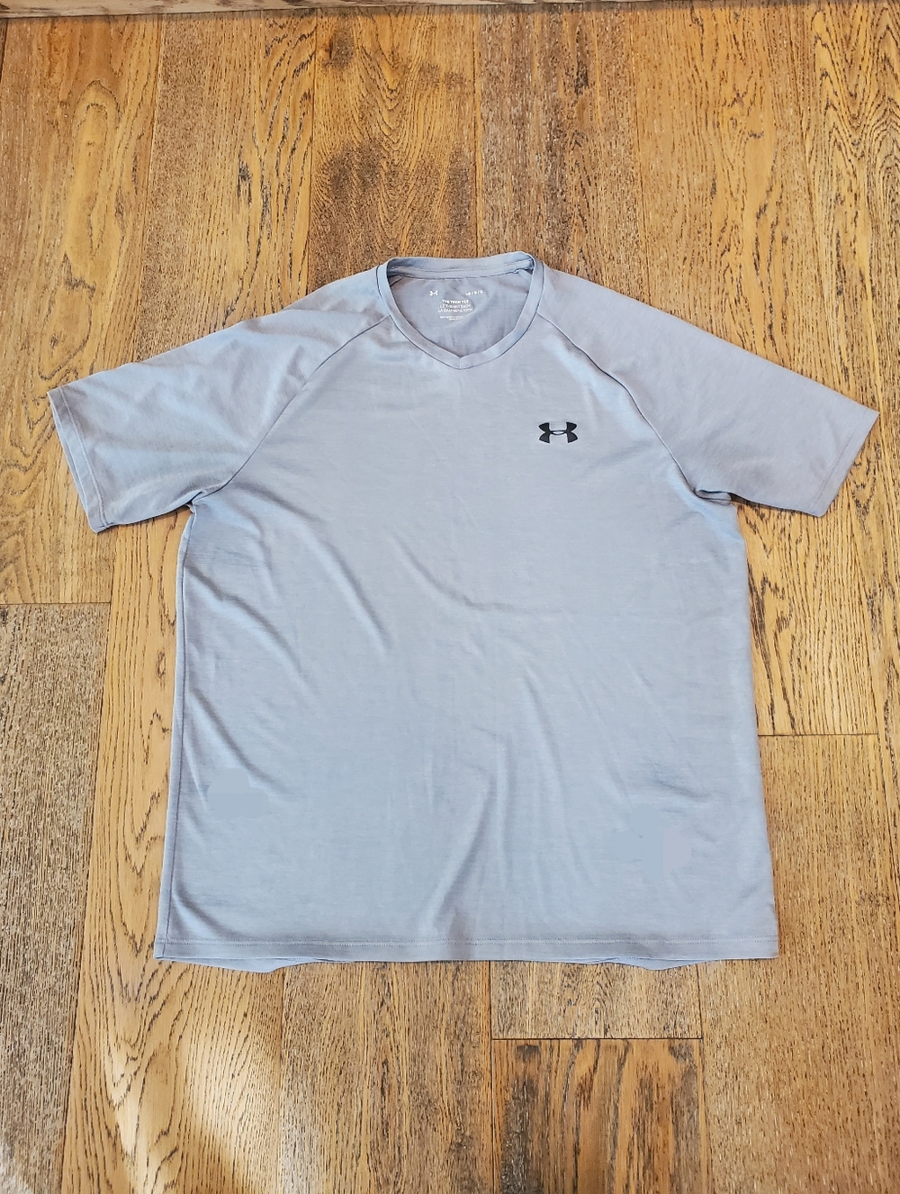 Under Armour - Mens - Large - Tech Tee - Athletic Short Sleeve T-Shirt - V-Neck